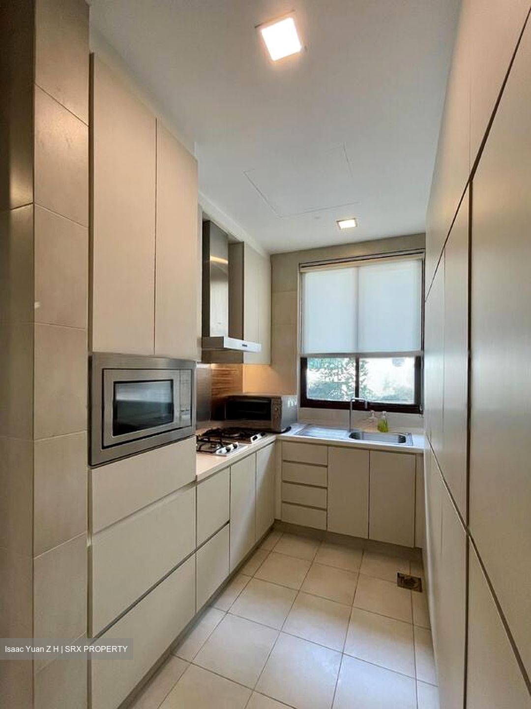 The Cornwall (D10), Condominium #464318101